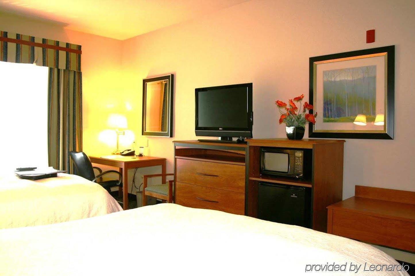 Hampton Inn & Suites Λάνκαστερ Δωμάτιο φωτογραφία