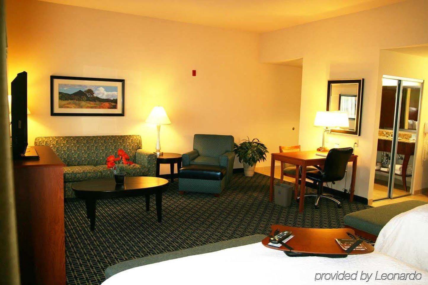 Hampton Inn & Suites Λάνκαστερ Δωμάτιο φωτογραφία